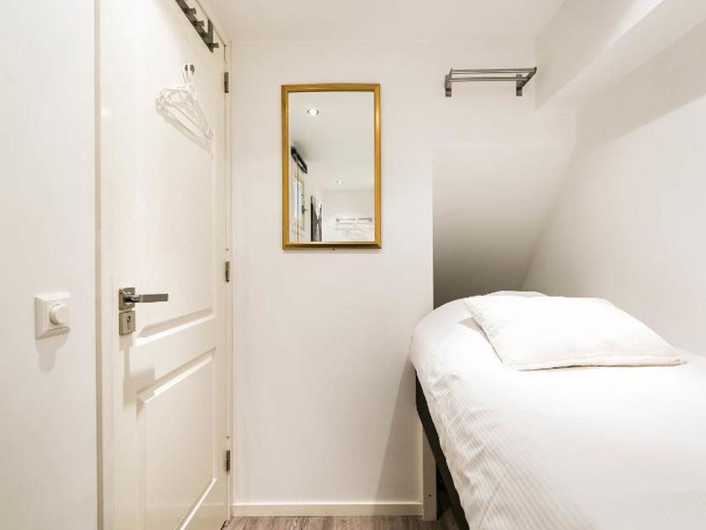 Lovely Canal Apartment Amsterdam Bagian luar foto