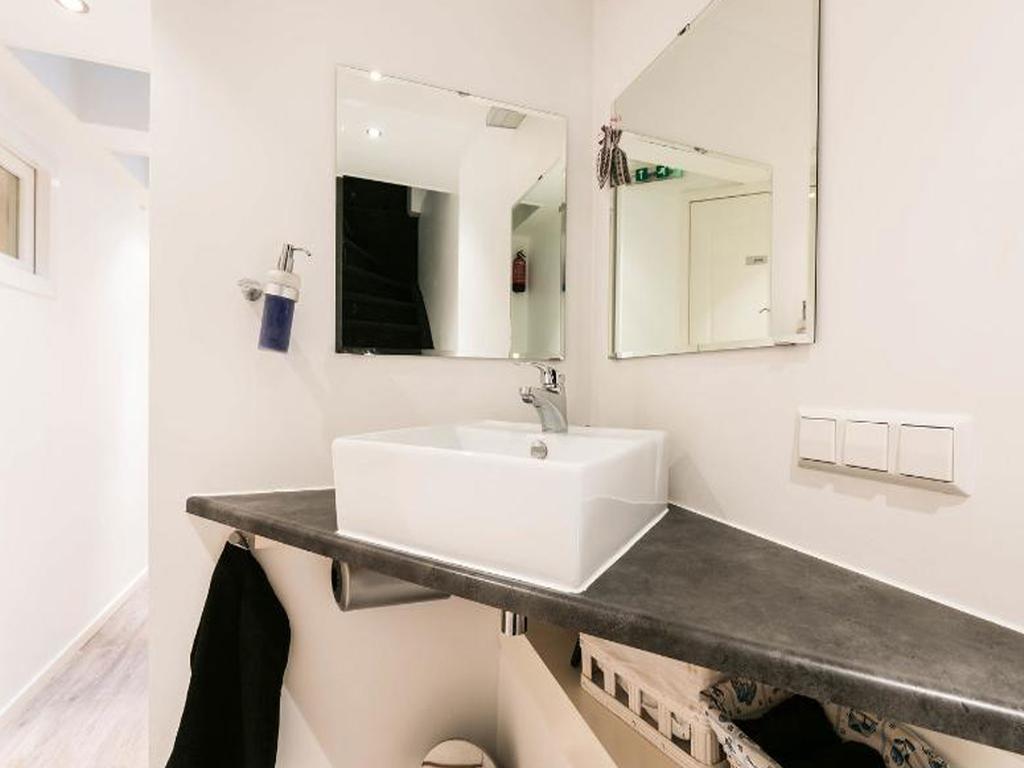 Lovely Canal Apartment Amsterdam Bagian luar foto