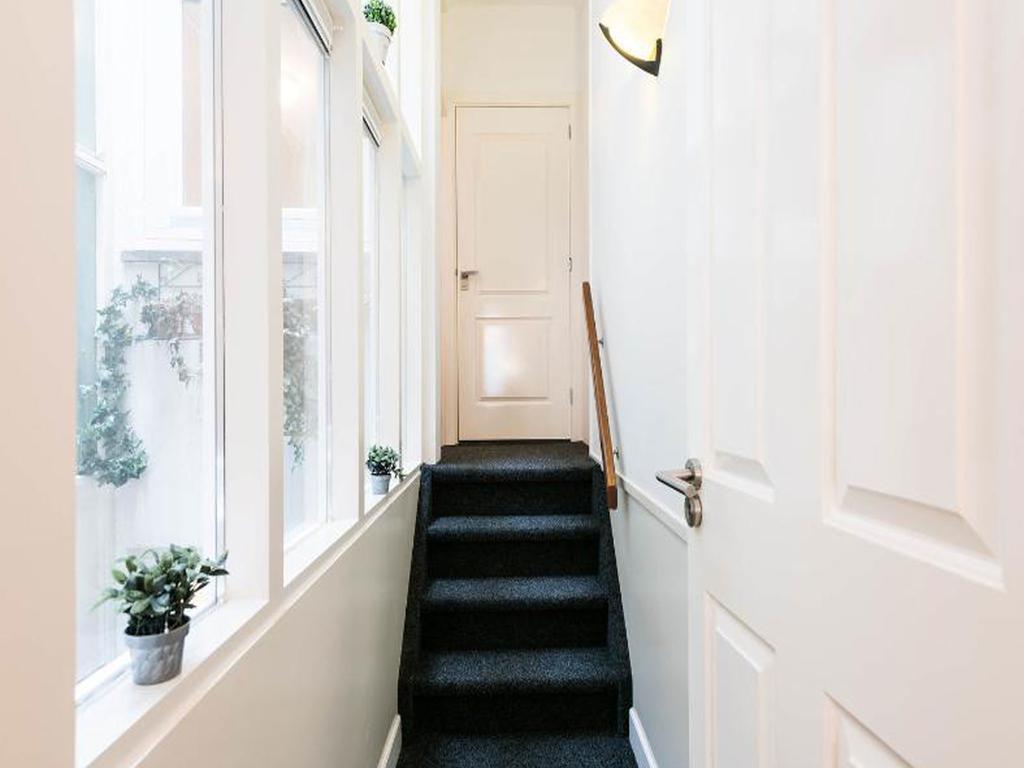 Lovely Canal Apartment Amsterdam Bagian luar foto
